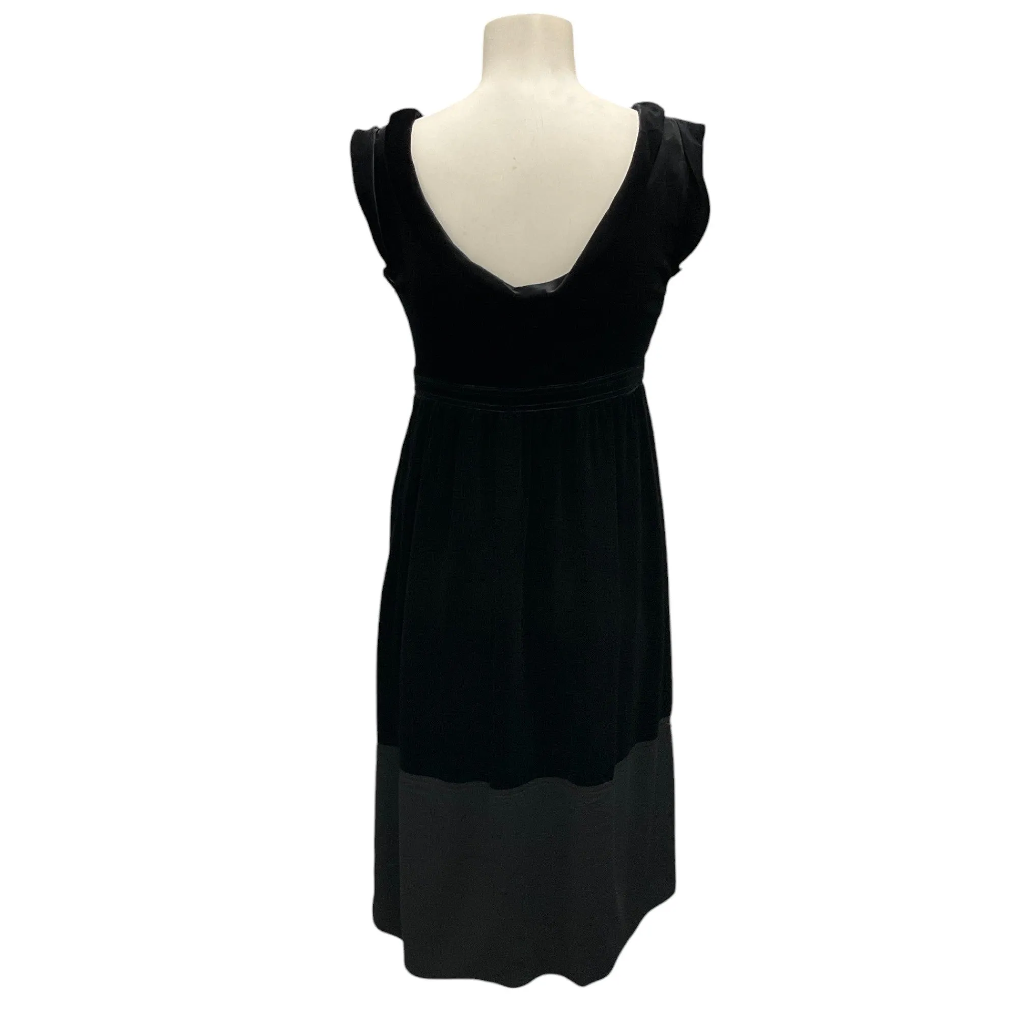 Burberry Black Sleeveless Velvet Dress